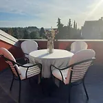 Elegant And Scenic Peaceful - One Bedroom With Terrace Apartment *