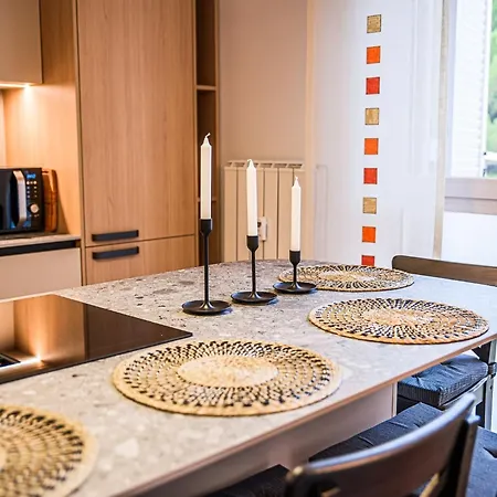 Elegant And Scenic Peaceful - One Bedroom With Terrace *
