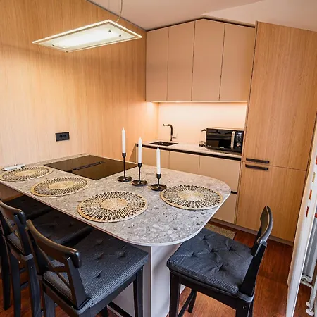 Elegant And Scenic Peaceful - One Bedroom With Terrace * بورتوروز