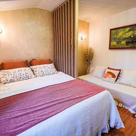 Elegant And Scenic Peaceful - One Bedroom With Terrace شقة بورتوروز