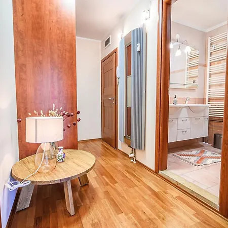 شقة Elegant And Scenic Peaceful - One Bedroom With Terrace *