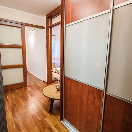 Elegant And Scenic Peaceful - One Bedroom With Terrace شقة بورتوروز