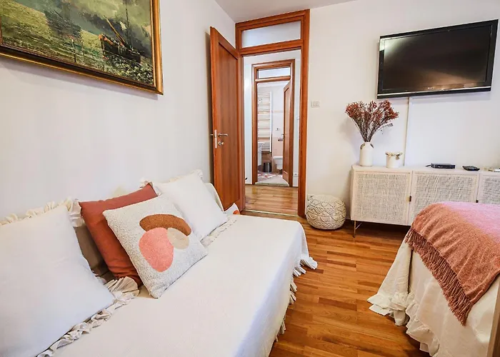 Апартаменты Elegant And Scenic Peaceful Portoroz - One Bedroom With Terrace *