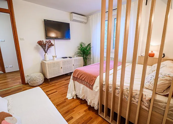 Elegant And Scenic Peaceful Portoroz - One Bedroom With Terrace